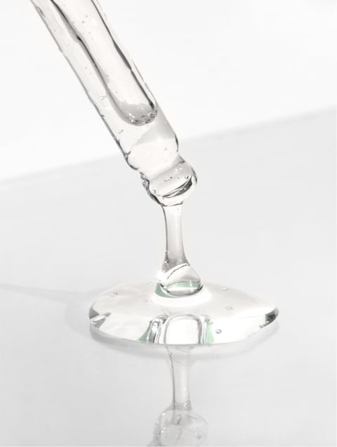 Eye contour being treated with Hydra Eye Revitalize Gel Serum, visibly reducing puffiness and fine lines.
