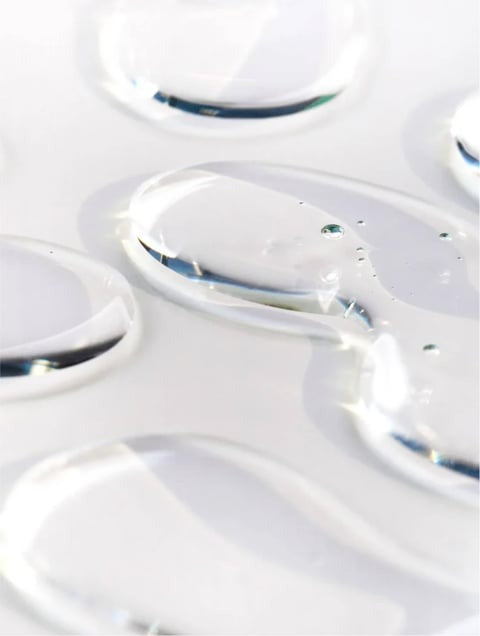 "Refined eye gel treatment – smooth texture, luminous results"